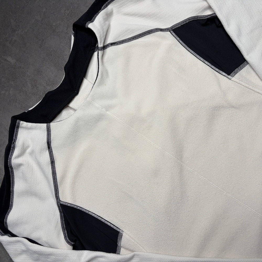 Lululemon Long Sleeveโ Pullover Womens 10 White Black Tech Fleece Thumbholes